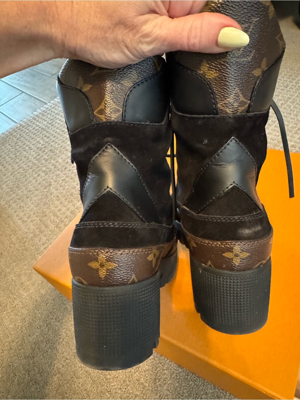 LOUIS VUITTON Monogram Black Suede Calfskin Leather Laureate Platform Desert Boo - Picture 6 of 10